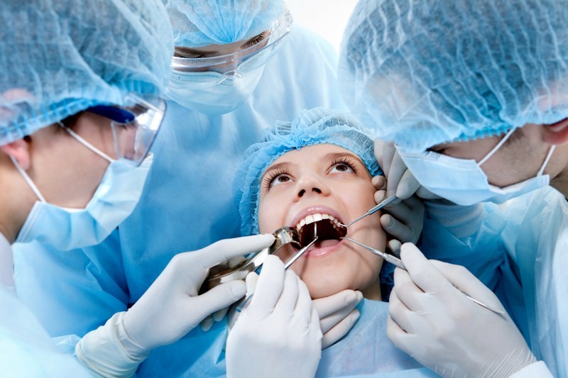 Chirurgia-Implantare-e-Ossea